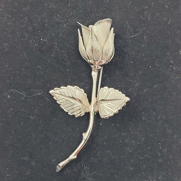 Vintage Jewelry - Vintage Silver Tone 3D Etched Rose Brooch Pin Pendant Gift Collectible